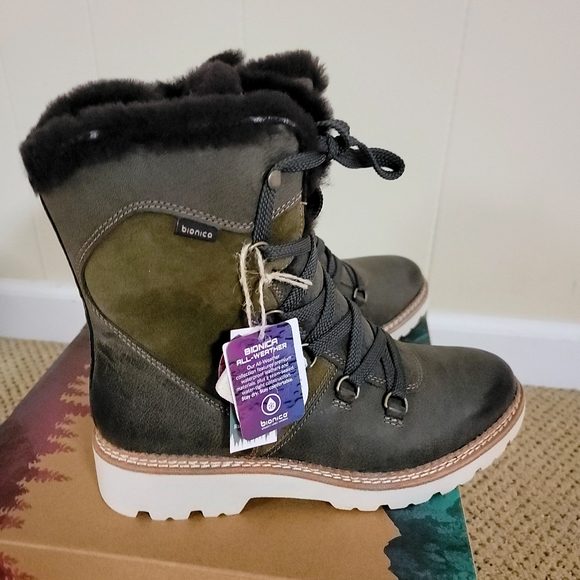 Bionica Shoes - Bionica, Olive Green Suede Waterproof Boot, Size 9
